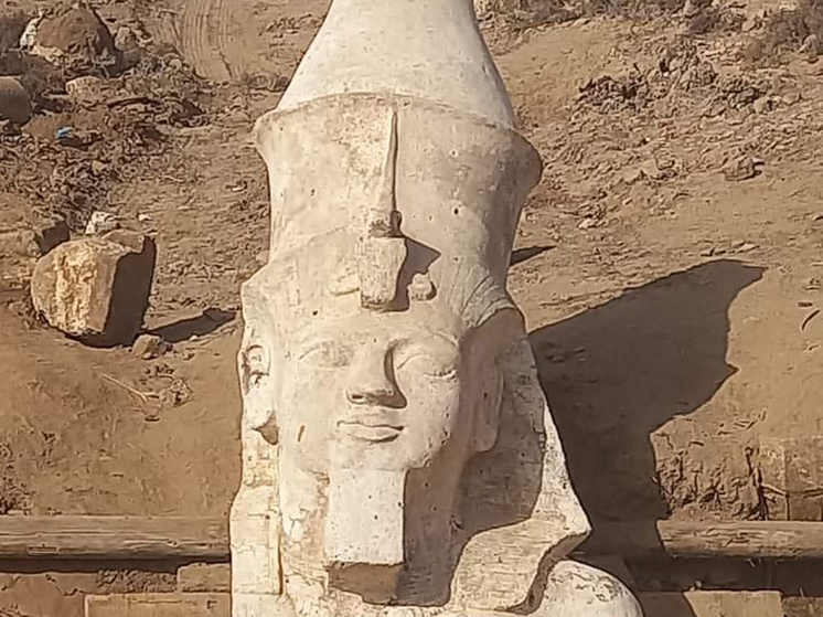 Археологи обнаружили необычную статую фараона Рамсеса II
