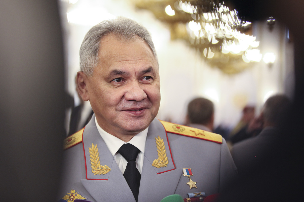 Shoigu named the goal of recreating the Moscow and Leningrad military districts