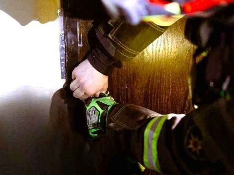 Женщину с травмой ноги вызволили из квартиры одинцовские спасатели