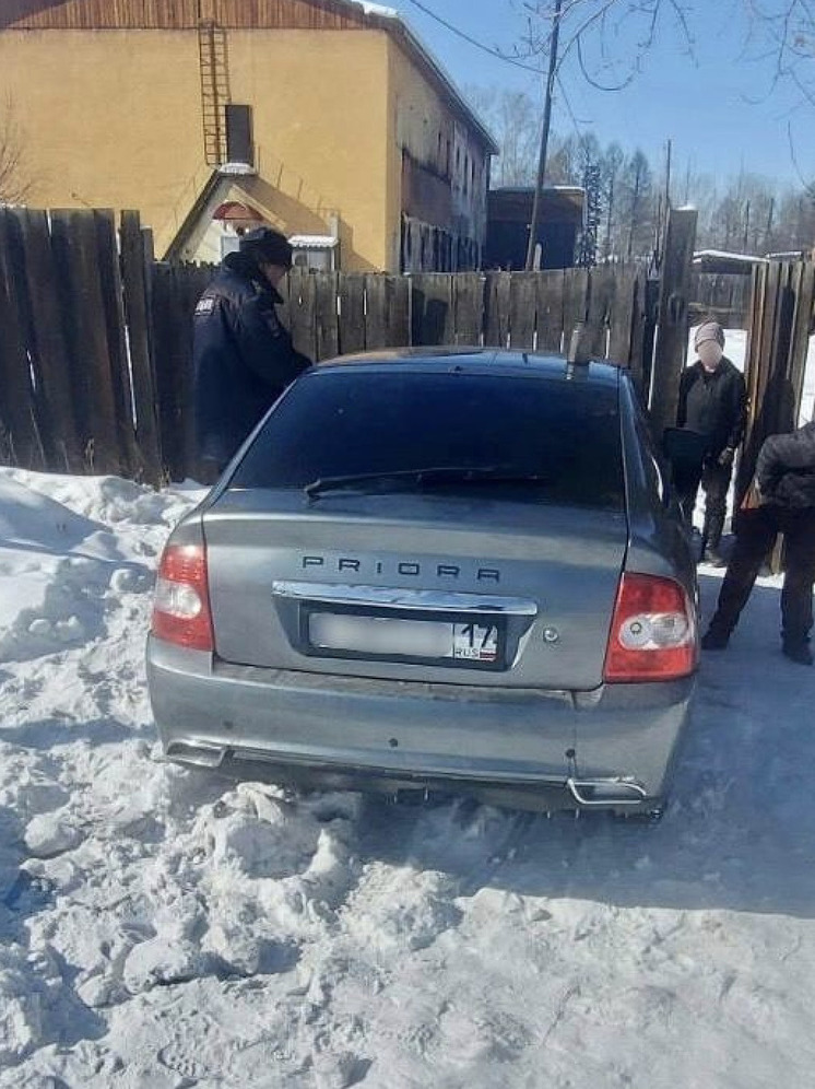 Угнанную в столице Тувы  автомашину нашли в другом городе