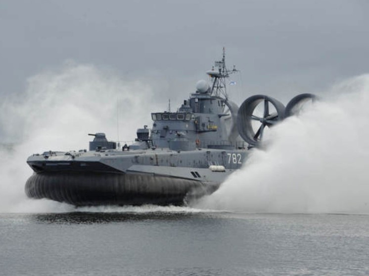 Хуситы нанесли удар по эсминцам США в Красном море