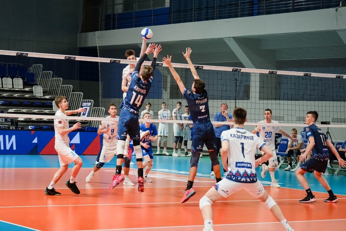 Youth “Fakel” from Novy Urengoy beat Sosnovy Bor volleyball players