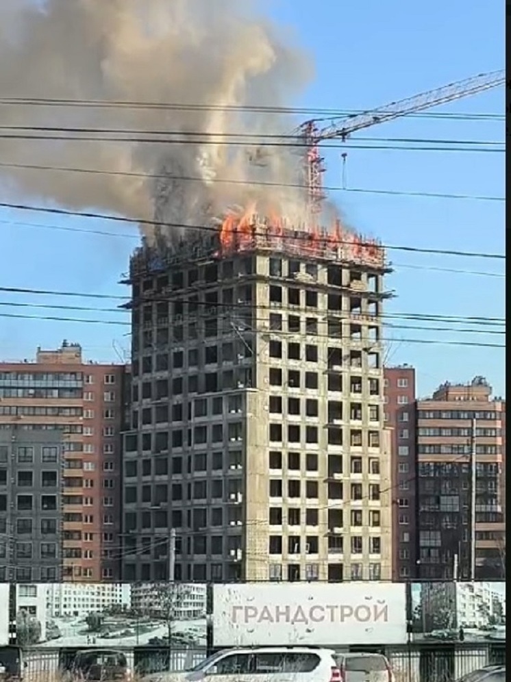 Строящийся ЖК горит в иркутском Университетском