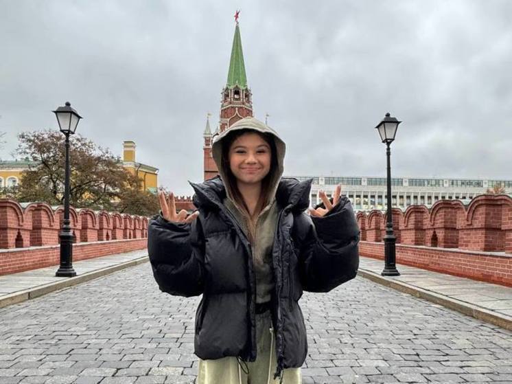 Блогер и певица из Новосибирска Милана Хаметова отметила 14-летие