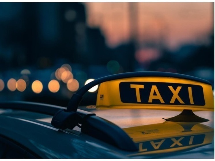 Новосибирцам рассказали, как сэкономить на такси 7 и 8 марта