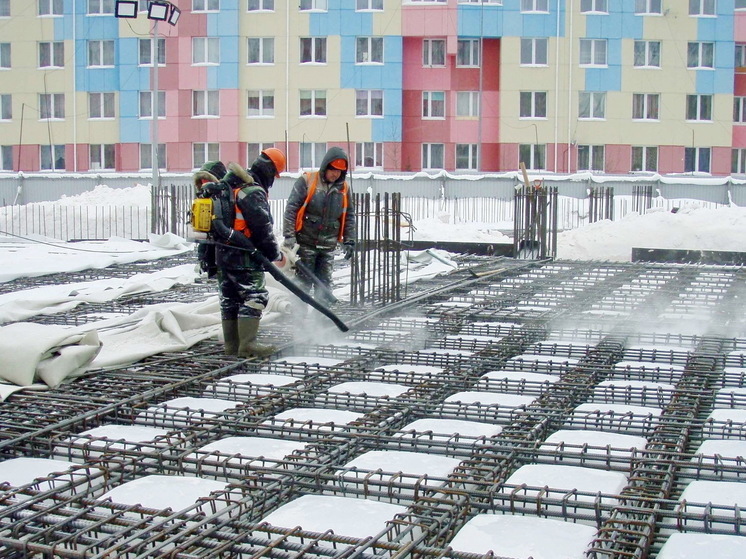 Госстройнадзор: в Ноябрьске продолжается строительство школы на 1200 учеников
