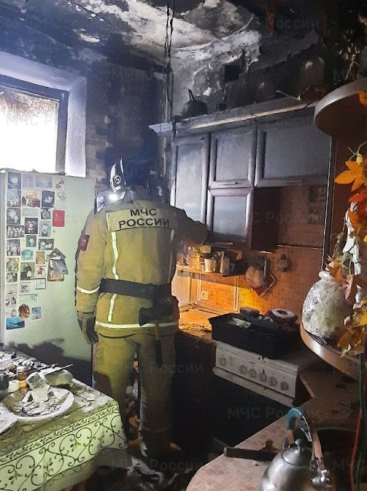 В Орле жильцы самостоятельно потушили горящую кухню