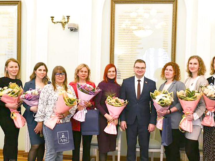 Глава города Эдуард Соснин встретился с женами участников СВО в преддверии 8 Марта