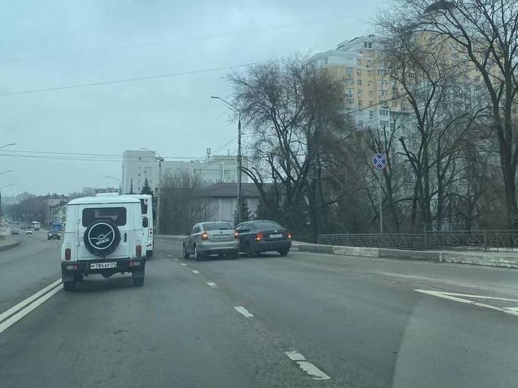 В Белгороде из-за аварии на «Родине» ограничено движение к центру