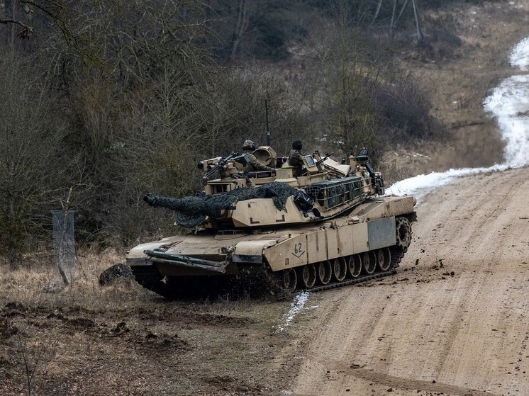 Экипаж танка Т-72Б3 с первого выстрела уничтожил танк Abrams на Авдеевском направлении