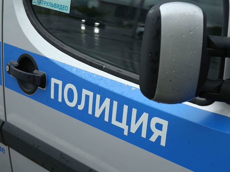 Водитель-таксист получил огнестрельное ранение в ночь на среду на северо-западе Москвы. В него стрелял  пассажир, который отказался платить.