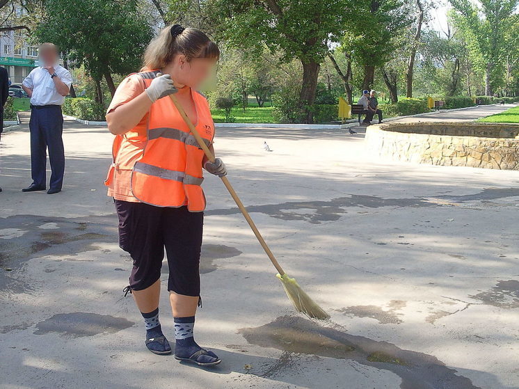 Уборщица в Саратовской области нанесла себе шваброй тяжелое увечье