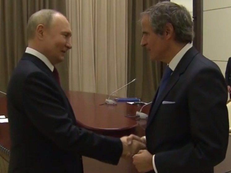 Путин заявил Гросси о продолжении сотрудничества с МАГАТЭ по многим направлениям