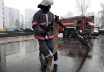 По данным Телеграм-канала Shot, в Раменском на улице Фетисова при пожаре в частном деревянном доме погибла девятилетняя девочка