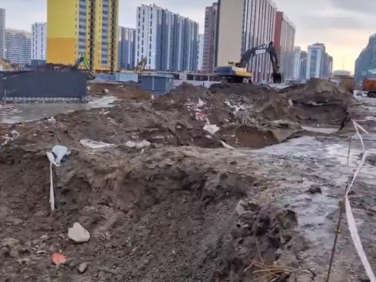 В Мурино начали вывозить грунт для строительства улицы Шувалова