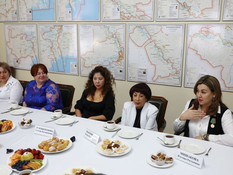 Губернатор Игорь Бабушкин встретился с женщинами - волонтерами СВО