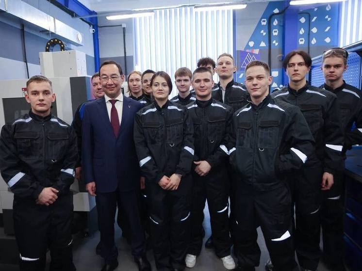 Глава Якутии посетил Южно-Якутский технологический колледж