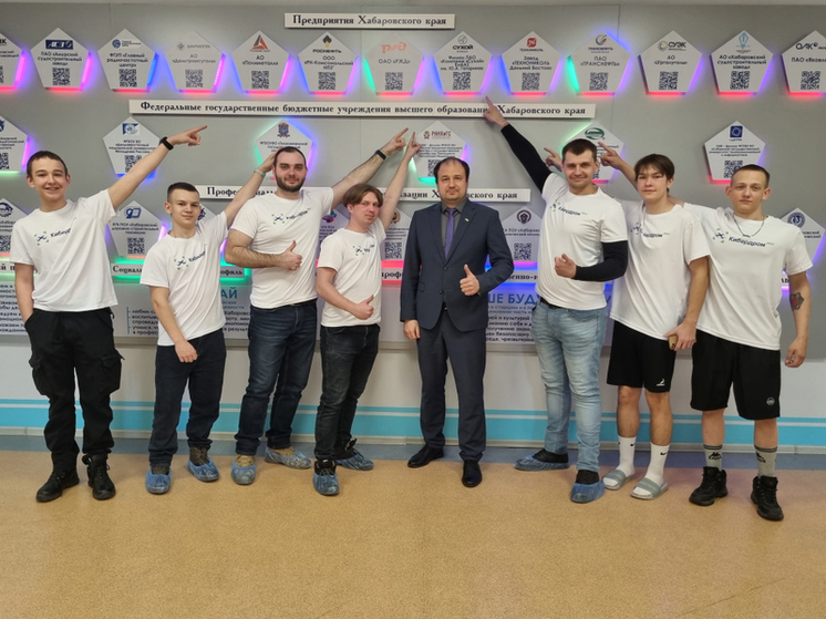 Представители Хабаровского края вышли в полуфинал конкурса «Кибердром-2024»