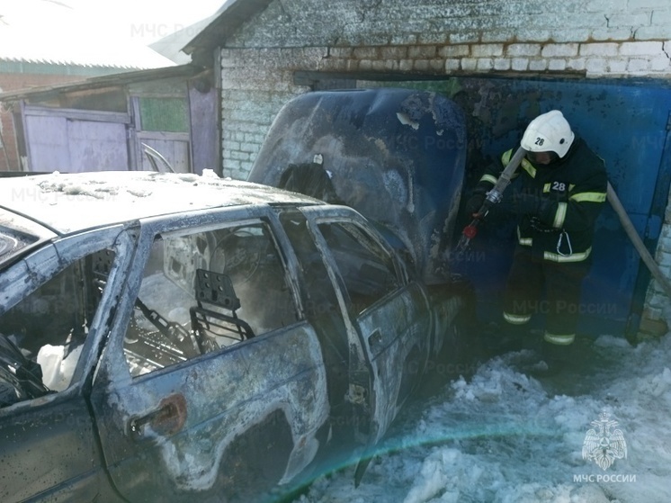 Огнеборцы потушили автомобиль в Новосильском районе