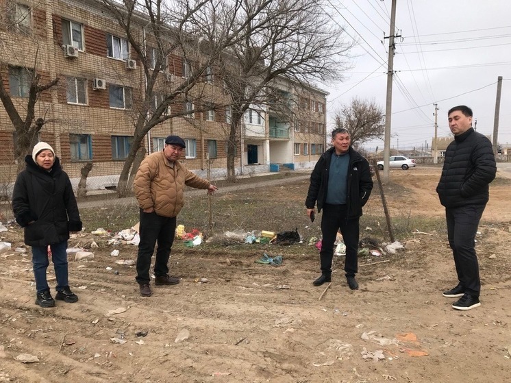 В райцентре Калмыкии продолжают борьбу с мусором