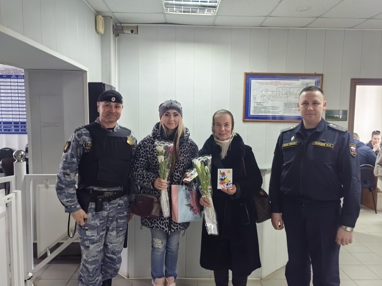 В Орле приставы провели акцию «Вам, любимые!»