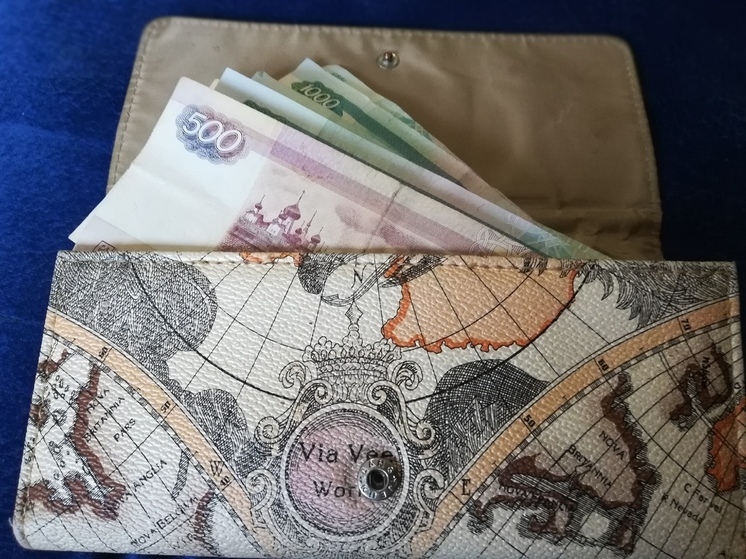 На трассе «Оренбург-Илек» мужчина  хотел съесть купюру в 2000 рублей