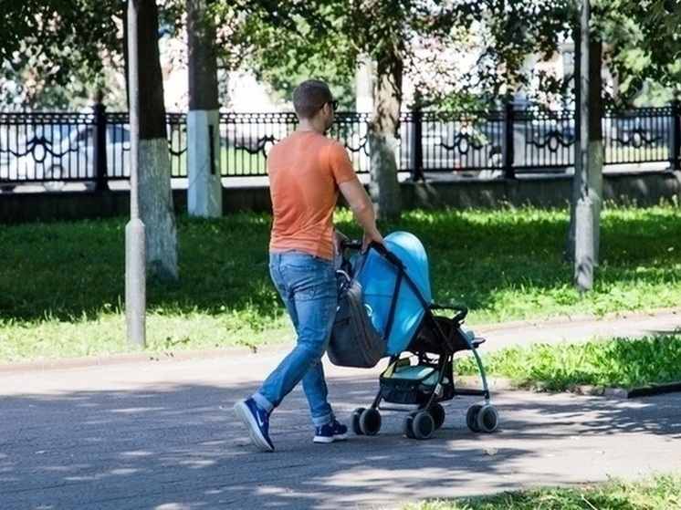 Российским студентам хотят выделить бюджетные места за отцовство