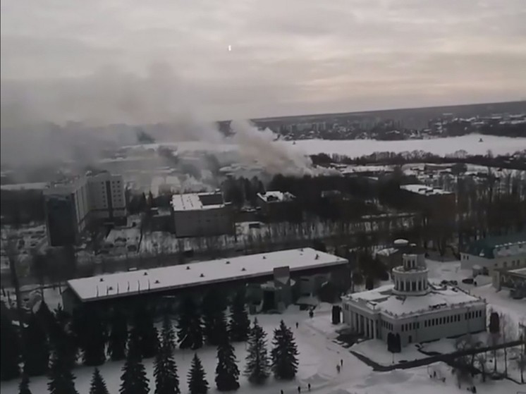 В Казани загорелось Высшее танковое командное училище