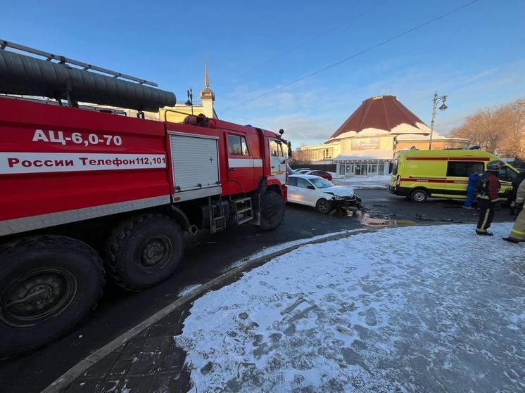  В Оренбурге на Кобозева произошла авария, пострадали люди