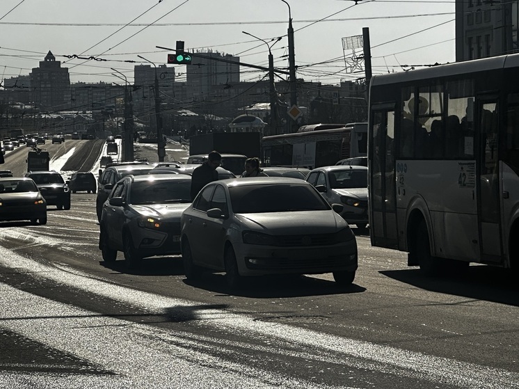 В Туле на ул. Октябрьской произошло 2 ДТП