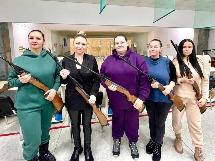В Муравленко прекрасные дамы стреляли и выясняли, кто самая меткая