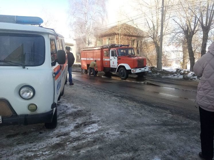 В Пензе загорелся дом на улице Галетной