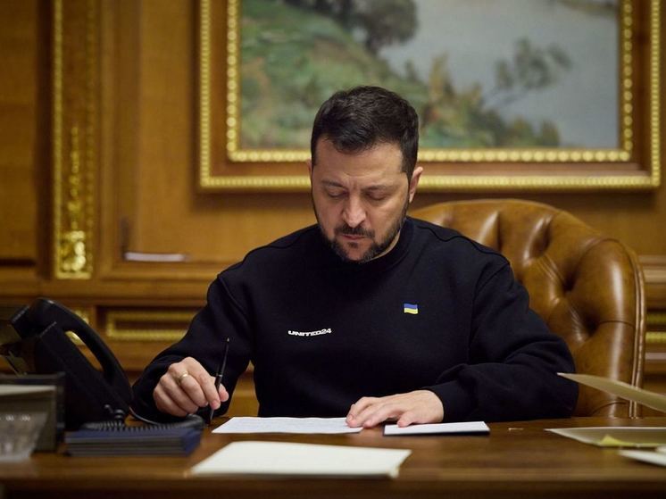 Зеленский подписал указ об увольнении срочников