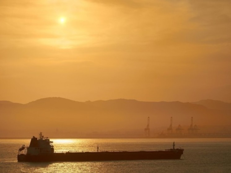 В Китае вновь начали принимать санкционные танкеры из России
