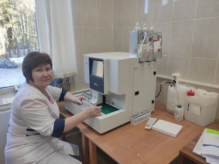 В Окуловскую ЦРБ доставили новое оборудование для мониторинга сахарного диабета