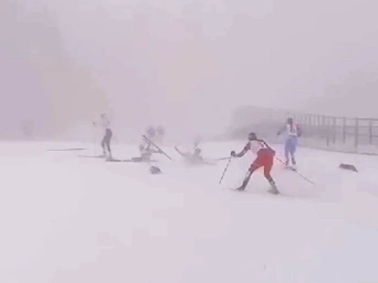 На Спартакиаде в Сочи произошел массовый завал лыжниц, есть пострадавшие