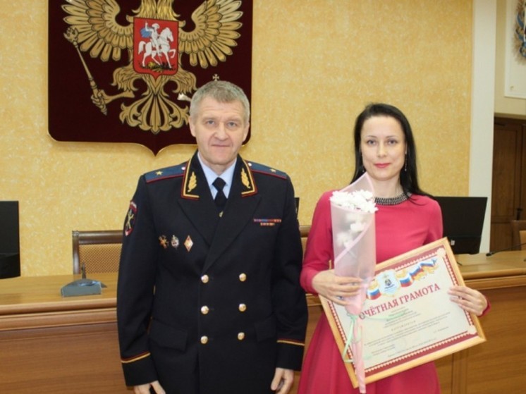 В УМВД по Новгородской области поздравили сотрудниц с праздником 8 Марта