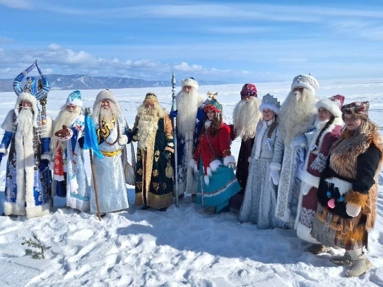 Внучка Деда Мороза из Костромы пообщалась на Байкале с Тол Бабаем и Морозко