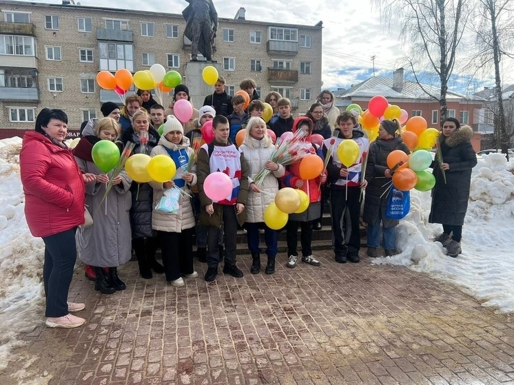 Серпуховский колледж поздравил женщин с 8 марта
