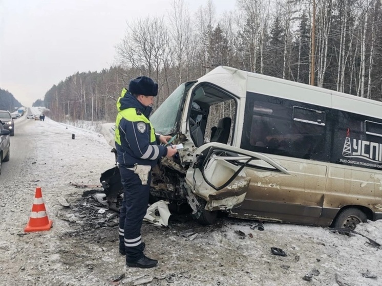 Две женщины погибли в ДТП с микроавтобусом на Режевском тракте