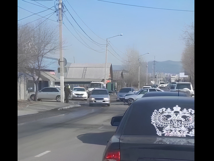 Пробка образовалась из-за аварии на улице Ивановской в Чите
