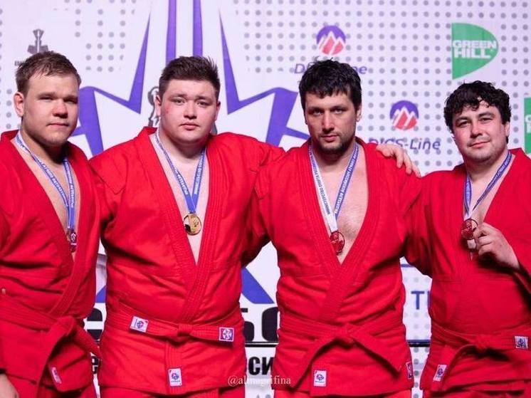 Самбисты Подмосковья завоевали 3 медали в Брянске