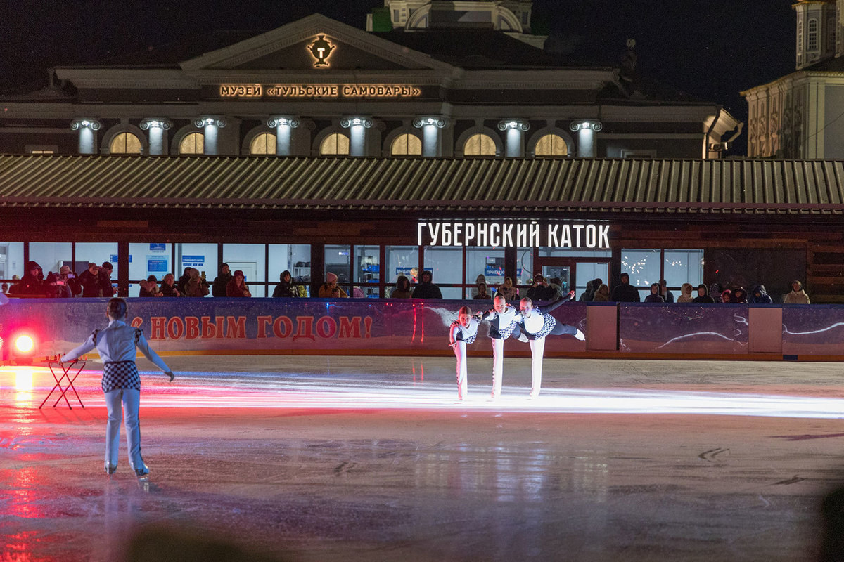 In Tula, at the Gubernsky Skating Rink, the ice show “For Lovely Ladies” took place.