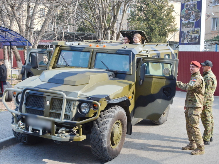 В Симферополе школьников познакомили со службой в УИС