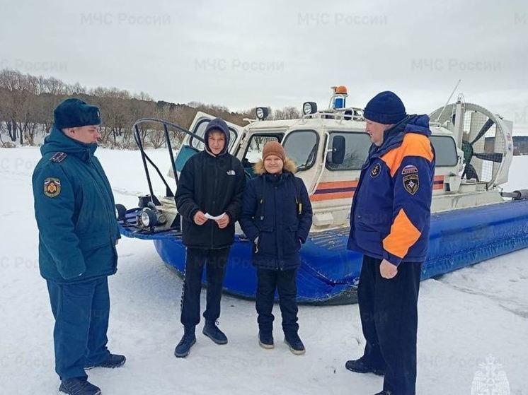 Спасатели на Оке напомнили рыбакам об опасности нахождения на льду