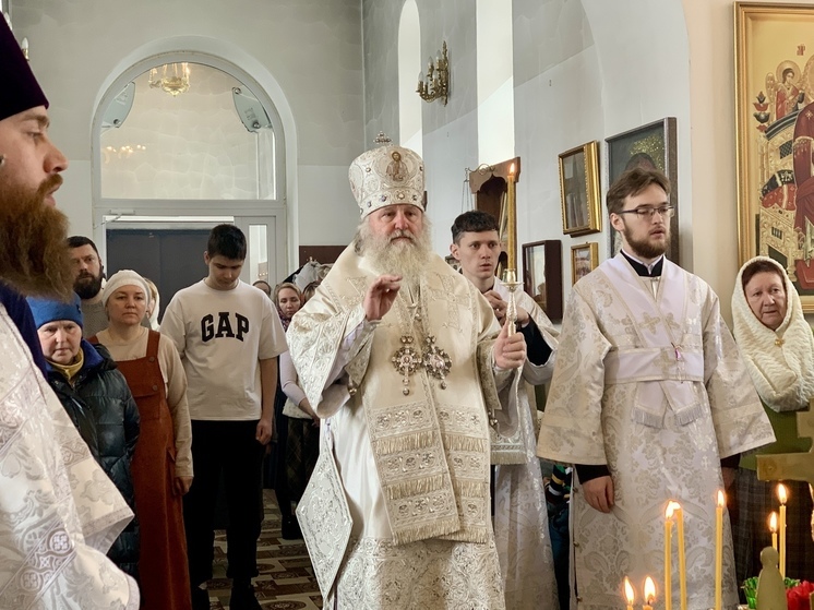 Митрополит Павел в Родительскую субботу помолился об усопших в храме Сергия Радонежского в Ханты-Мансийске