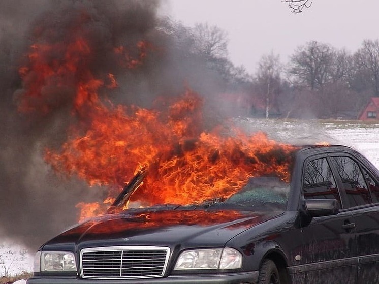 В результате атаки дрона в ДНР сгорел автомобиль