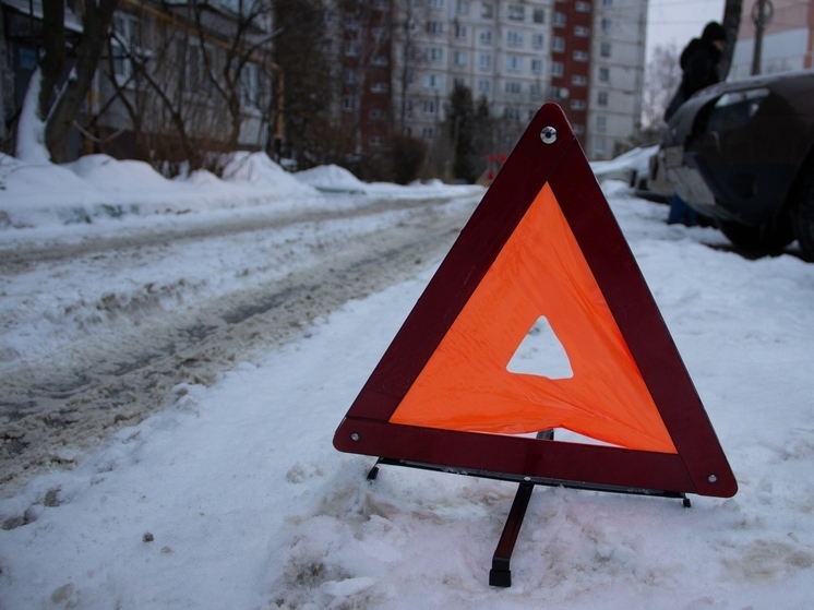 В Туле на Московском шоссе в ДТП разбита машина такси