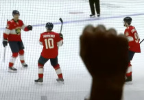 Российский форвард «Флориды Пантерз» Владимир Тарасенко отличился дважды в матче регулярного чемпионата НХЛ с «Калгари Флэймз»