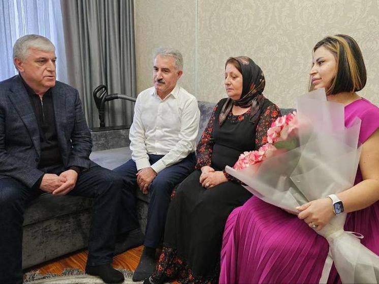 Дагестан: Поздравления семье героя СВО в Международный женский день
